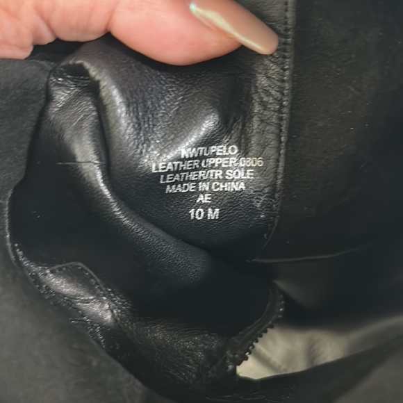 Studio 9 Black Leather Boots - Picture 4 of 7